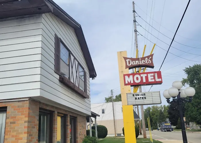 The Daniels Motel La Salle